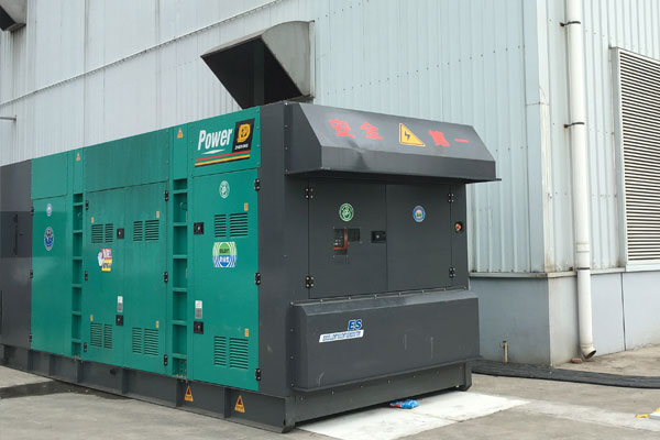 临渭燃油滤清器的更换流程是怎样的？