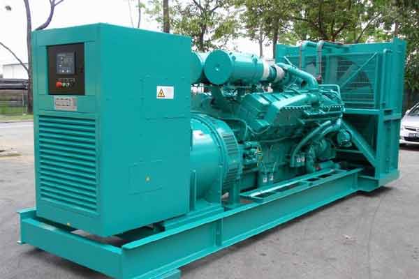 临渭柴油发电机组电压不稳定怎样维修？