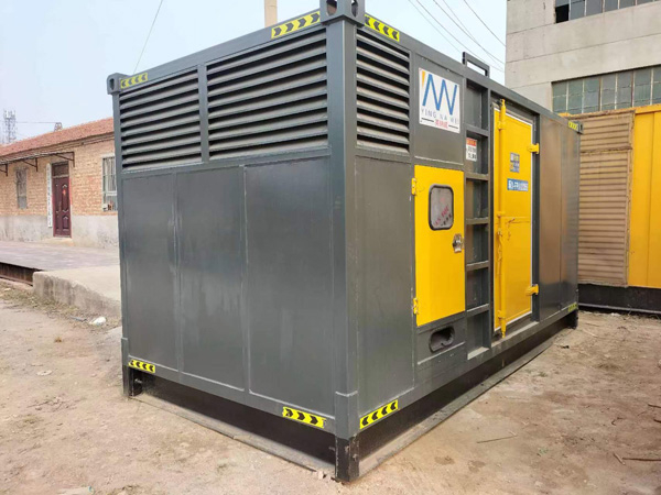 临渭进行柴油发电机组电瓶性能测试时，有哪些注意事项？