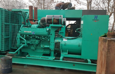 临渭发电机组如何判断水冷式机油散热器内部是否需要清洗？